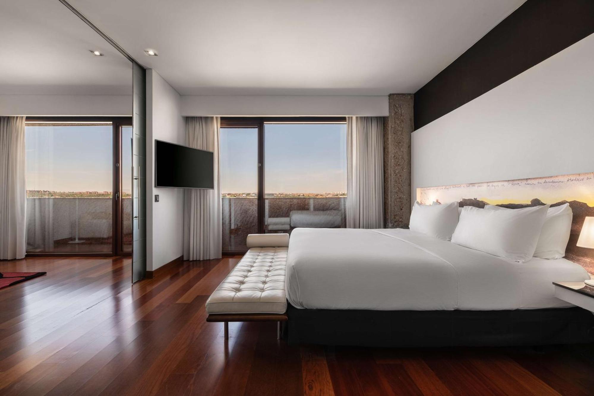 One-Bedroom King Suite,1622014894:JPEG