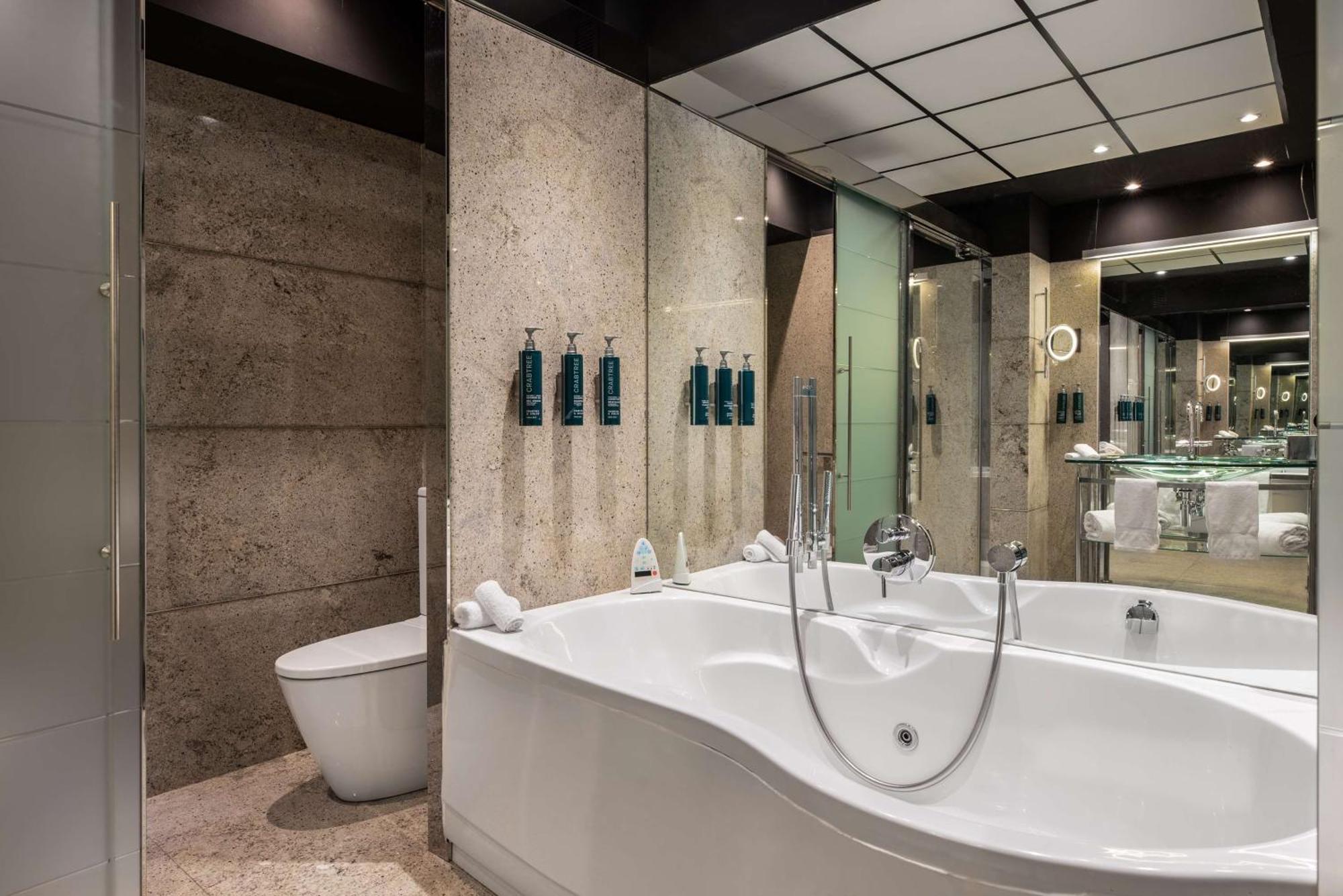 One-Bedroom King Suite